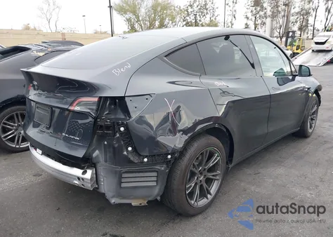 2025 Tesla Model Y Long Range Dual Motor All-Wheel Drive from USA, damaged, VIN 7SAYGAEE5SF216913